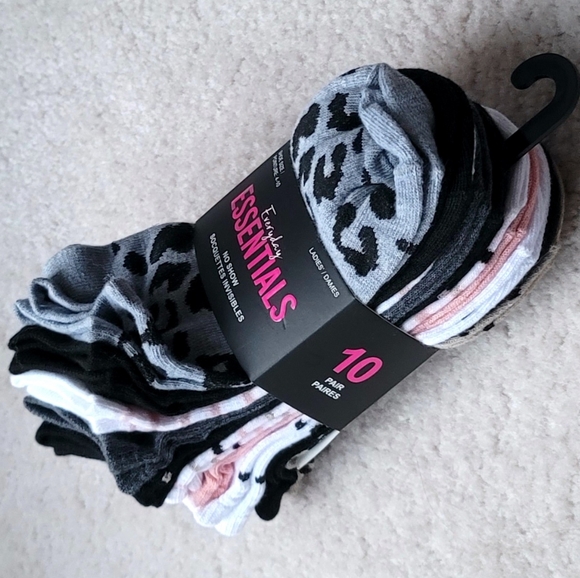 NWT Orly Everyday Essentials No Show Ladies Socks (Shoe Size 4 - 10) - Picture 2 of 6